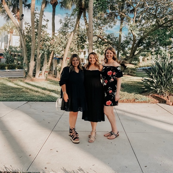 Meet your Posher, Monica - Picture 2 of 7